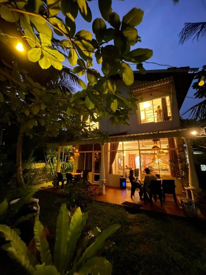 Simple Place Mirissa Exterior photo